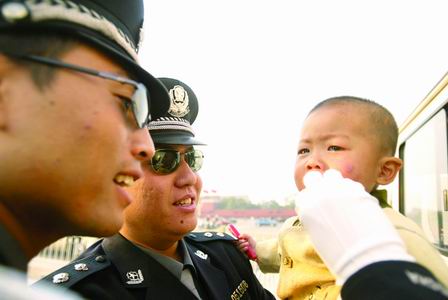 �̽����񾯵İ�ο��ֹͣ���������ﻹ߬�ź����ο��͵Ļ��ȳ�