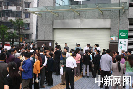 重慶輕軌列車兩次出現機械故障停運3人輕傷(圖)