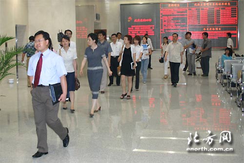 外资企业恳谈会在天津市行政许可服务中心召开
