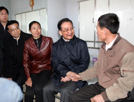 溫家寶赴遼寧黑山檢查工作要求堅決撲滅疫情