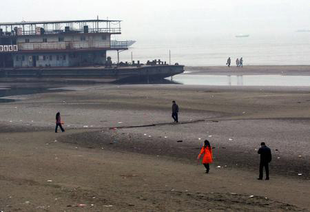 組圖：湖北遭遇125年來最長冬旱長江露出灘地