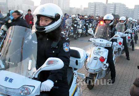 組圖：瀋陽首支外勤女交警中隊上崗