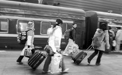 北京西站啓動安全預警方案150名武警維持秩序