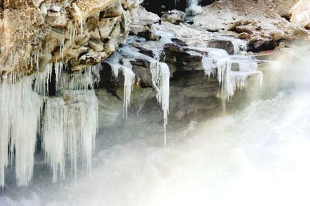 組圖：黃河壺口瀑布出現百年未遇冰凌奇觀