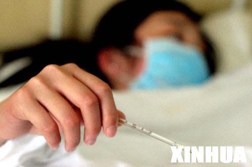 3月30日，一名女學生在河南科技大學第一附屬醫院接受觀察治療。