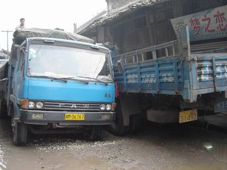 四川资安公路瘫痪数月交警请求曝光政府不作为