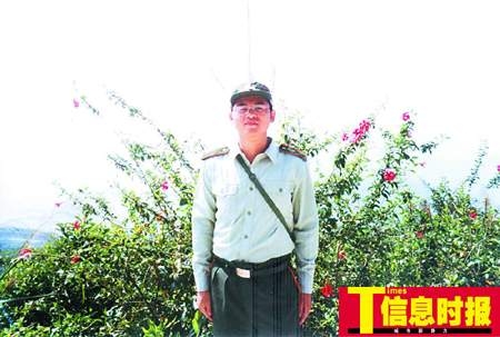 廣東邊防警察以一敵三死拼劫匪頭中六刀