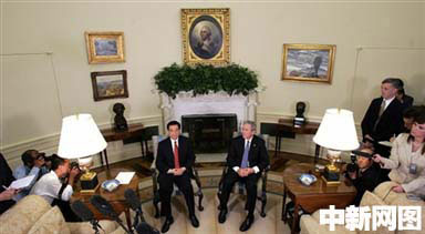 胡錦濤和布什共同會見記者闡述對臺灣問題立場