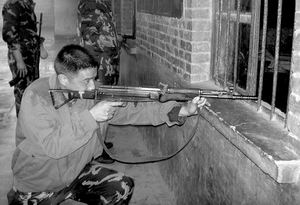 �������ӽٳ�19��ѧ��ɱ��2�˰�ʼĩ(��ͼ)