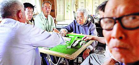 中國社會面臨老齡化與廉價勞動力短缺雙重危機
