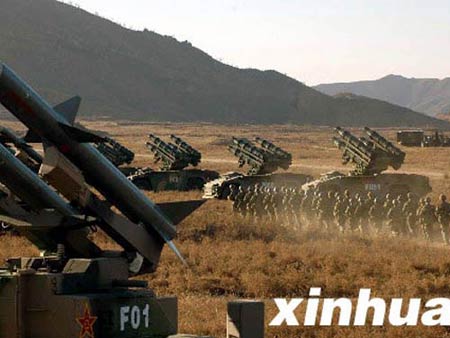 胡錦濤考察新疆軍區 要求解放軍保持高度警惕