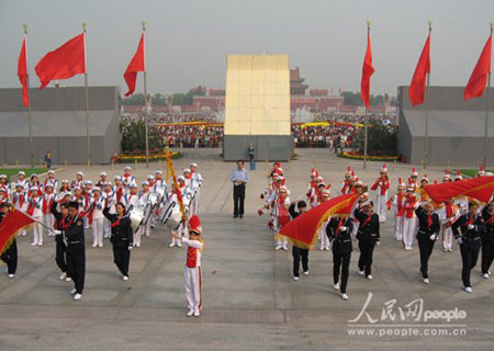 組圖：人民英雄紀念碑首都少年先鋒崗恢復