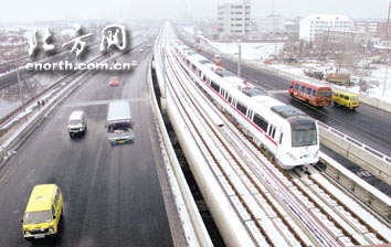 津滨轻轨建成通车 市区与滨海新区间的金桥-