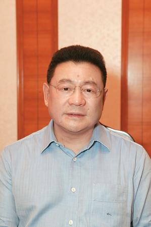 香港地产商1.3亿港元购得毛泽东肖像画(图)-刘