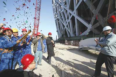 國家體育場鳥巢將竣工 鋼結構吊裝已完成 (圖)