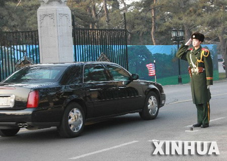 圖文：美國代表團車輛駛入北京釣魚臺國賓館