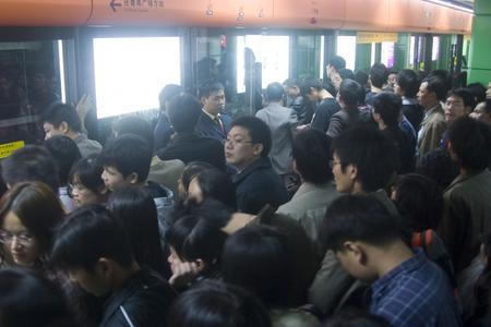 廣州地鐵三四號線成觀光線客流過大暫停售票