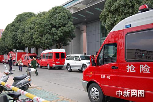 广西医科大学在建图书馆坍塌14人被埋3人死亡