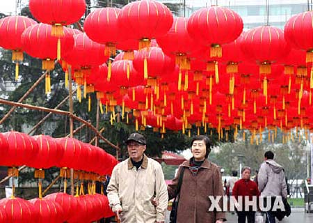 組圖：上海街頭張燈結綵喜迎元宵節