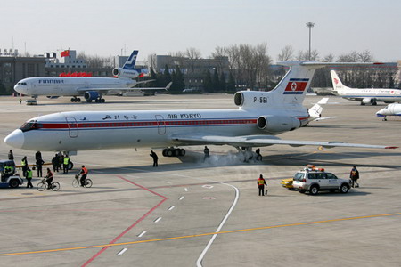 朝鮮客機在北京機場降落時輪胎起火(組圖)