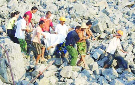 組圖：湖南鳳凰縣在建大橋垮塌14人死亡