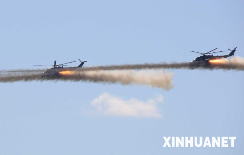 圖文：俄方的米-24武裝直升機對地面實施攻擊