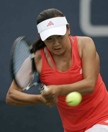 图文-彭帅美网首轮出局肌肉暴起拼尽全力难求胜