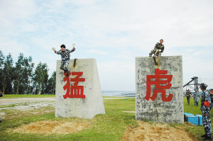 中國海軍陸戰隊女戰士戰勝法國海軍女兵(圖)