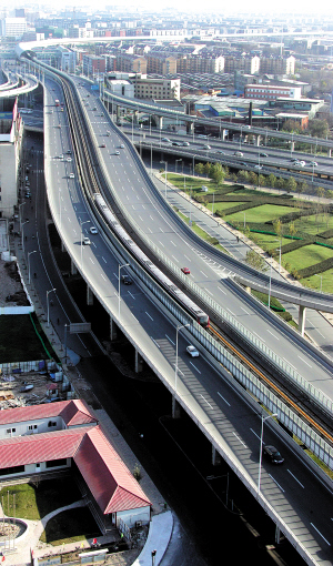 天津:河西区海津大桥附近 建成互通式大桥(图)