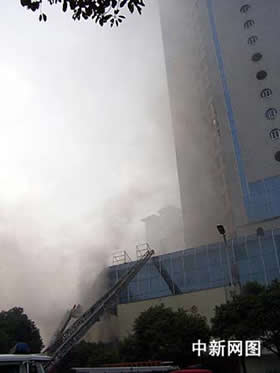 溫州高樓大火調查：逃生用後門被封死