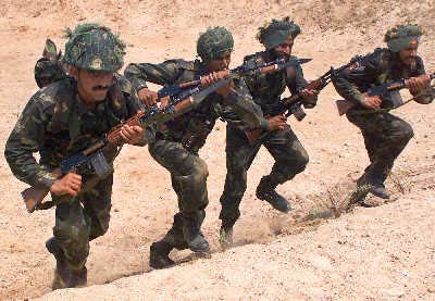 中印陸軍在昆明首次進行聯合反恐演習