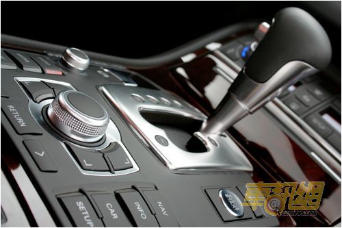 风度翩翩 试驾奥迪A8 3.2FSI Quattro-车身,铝合