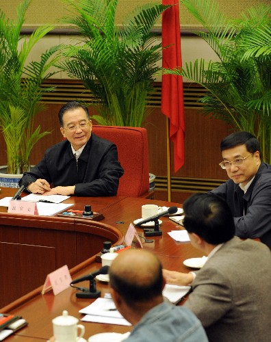 4月15日，中共中央政治局常委、國務院總理溫家寶在北京主持召開深化醫藥衛生體制改革工作座談會並講話。
