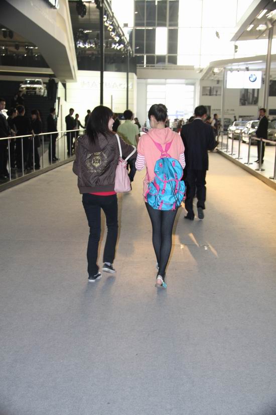 <em>车展美女</em>另类写真 原来她们很黑很<em>丝袜</em>!-车展-