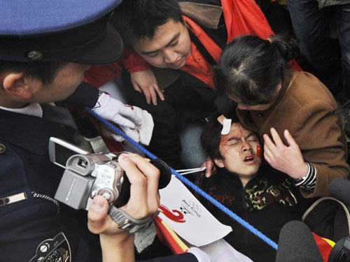 ʥ�𴫵������й���ѧ�������� һ�˳�Ѫ����(ͼ)