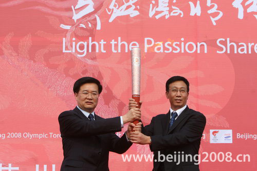 奥运火炬接力苏州站传递结束 下午进入南通传递