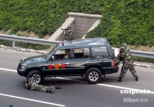 北京進行反劫持人質演習精銳雪豹突擊隊首亮相