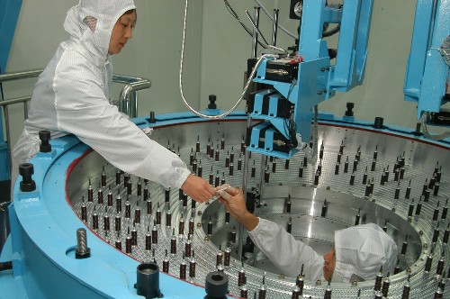 北京正负电子对撞机重大改造工程对撞成功