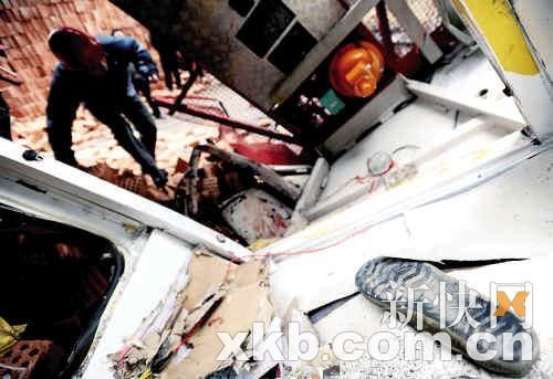据称长沙17人死亡事故工地几天前就曾经摔死