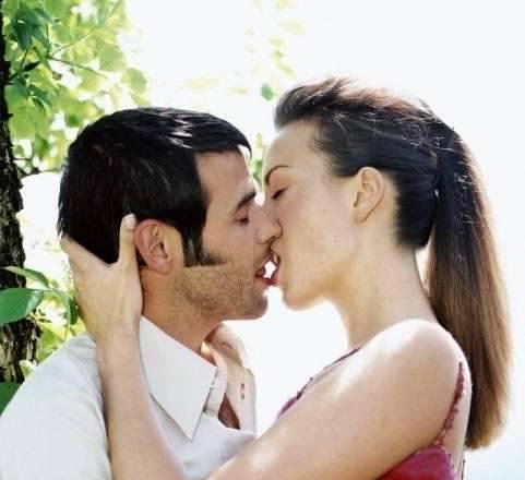 学习7种最甜蜜接吻技巧-技巧-北方网-情感家园
