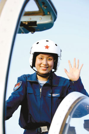 參加國慶閱兵訓練的空軍女飛行員