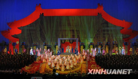 歌劇《圖蘭朵》劇照（10月6日攝）。10月6日，由張藝謀導演的歌劇《圖蘭朵》在北京國家體育場“鳥巢”上演。新華社記者 金良快 攝