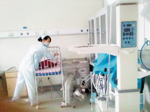 天津:未满一岁女婴被弃人民医院(图)-女婴