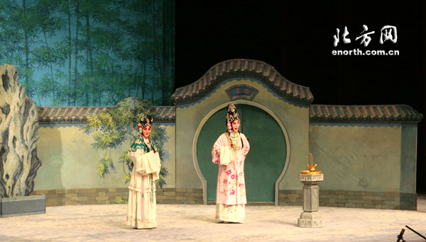 大轴《西厢记》11日晚亮相 为纪念演出完美谢