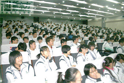 天津新东方名师走进42中学 谈如何规划高中生