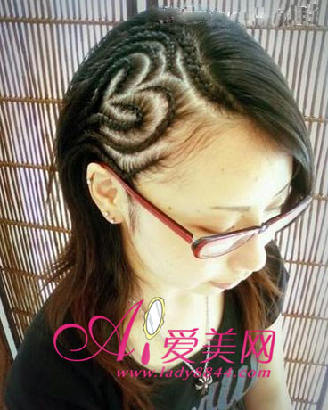 <em>长发</em>玩出新花式 百变造型目不暇接-秀发,流行,