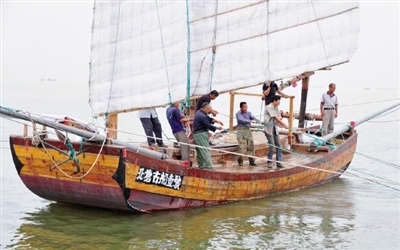 北塘古帆船首次下海作业 演示老北塘捕鱼方式
