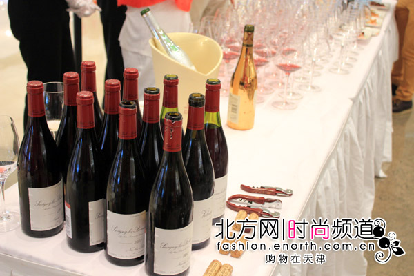 金元宝滨海国际联合富隆酒屋举办红酒品鉴会-
