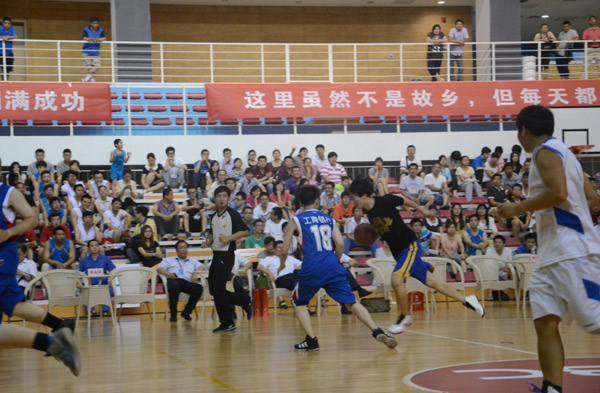 天津空港篮球精英邀请赛开幕 500余人参加活动