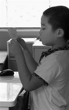 杭州一小学班干部选举 家长把孩子推上台-班干